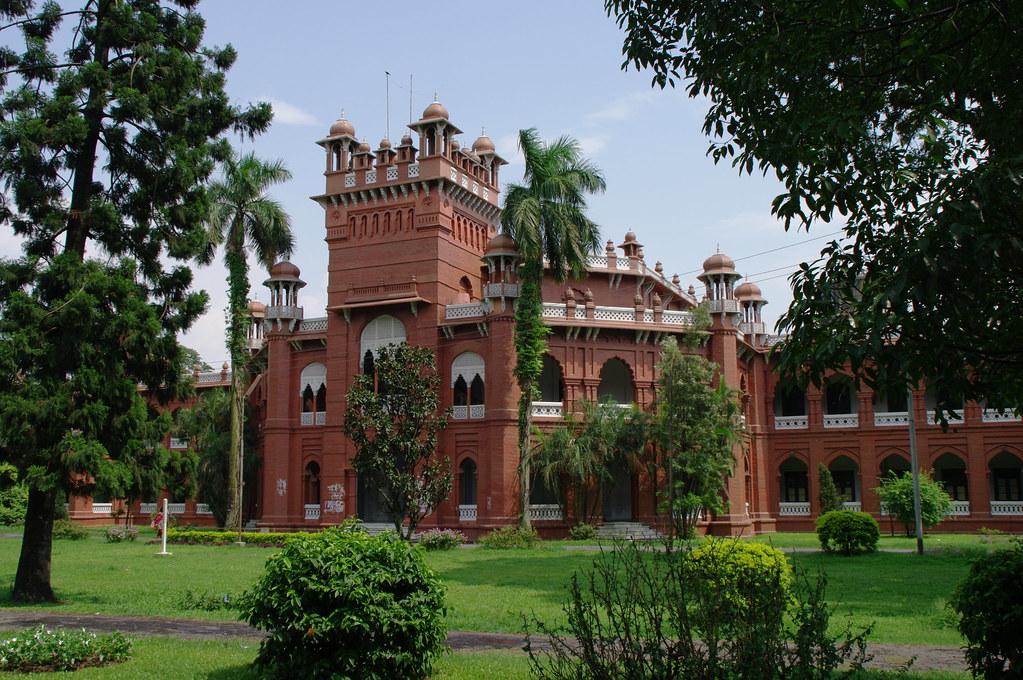 Front View of Curzon Hall, Dhaka University - Photo Source: flicker